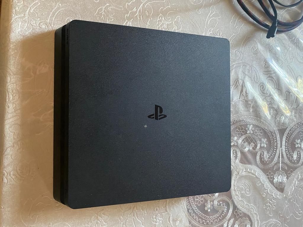 Sony PlayStation 4