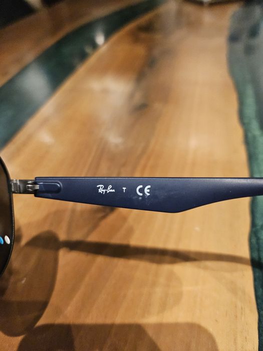 очила рейбан ,със сини сгъкла