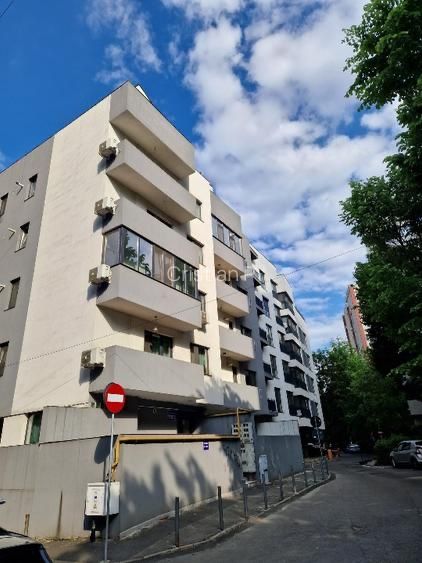 Proprietar vand apartament 2 camere bloc nou zona verde