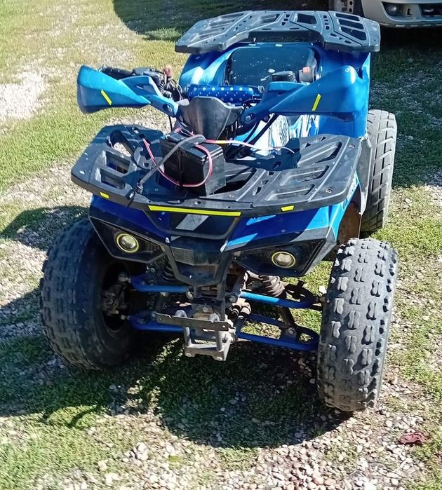 Vând ATV!și ToT ce se vede în poza... Mai multe detalii in privat!