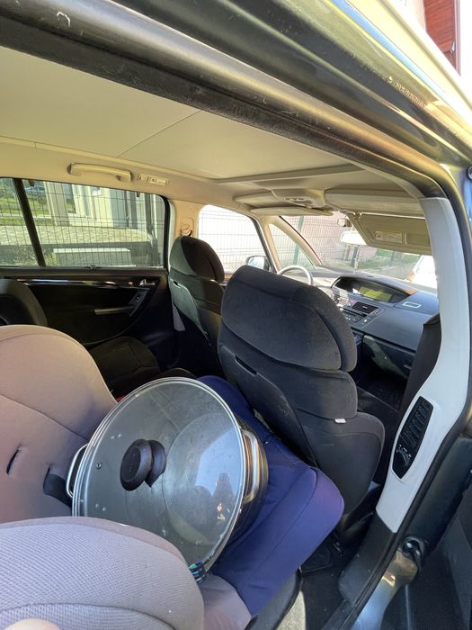 Vând citroen c4 piccaso 1.6 HDI