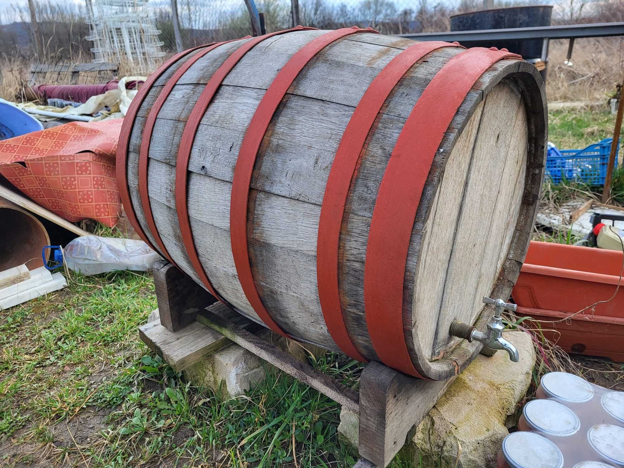 butoi lemn folosit pentru vin