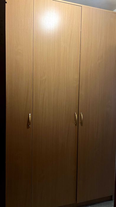 Шкаф в прихожую, СРОЧНО продам шкаф в отличном состоянии. ТОРГ