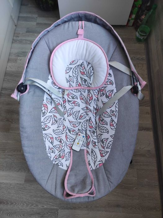 Продавам в добро състояние електрическа люлка Moni Meira