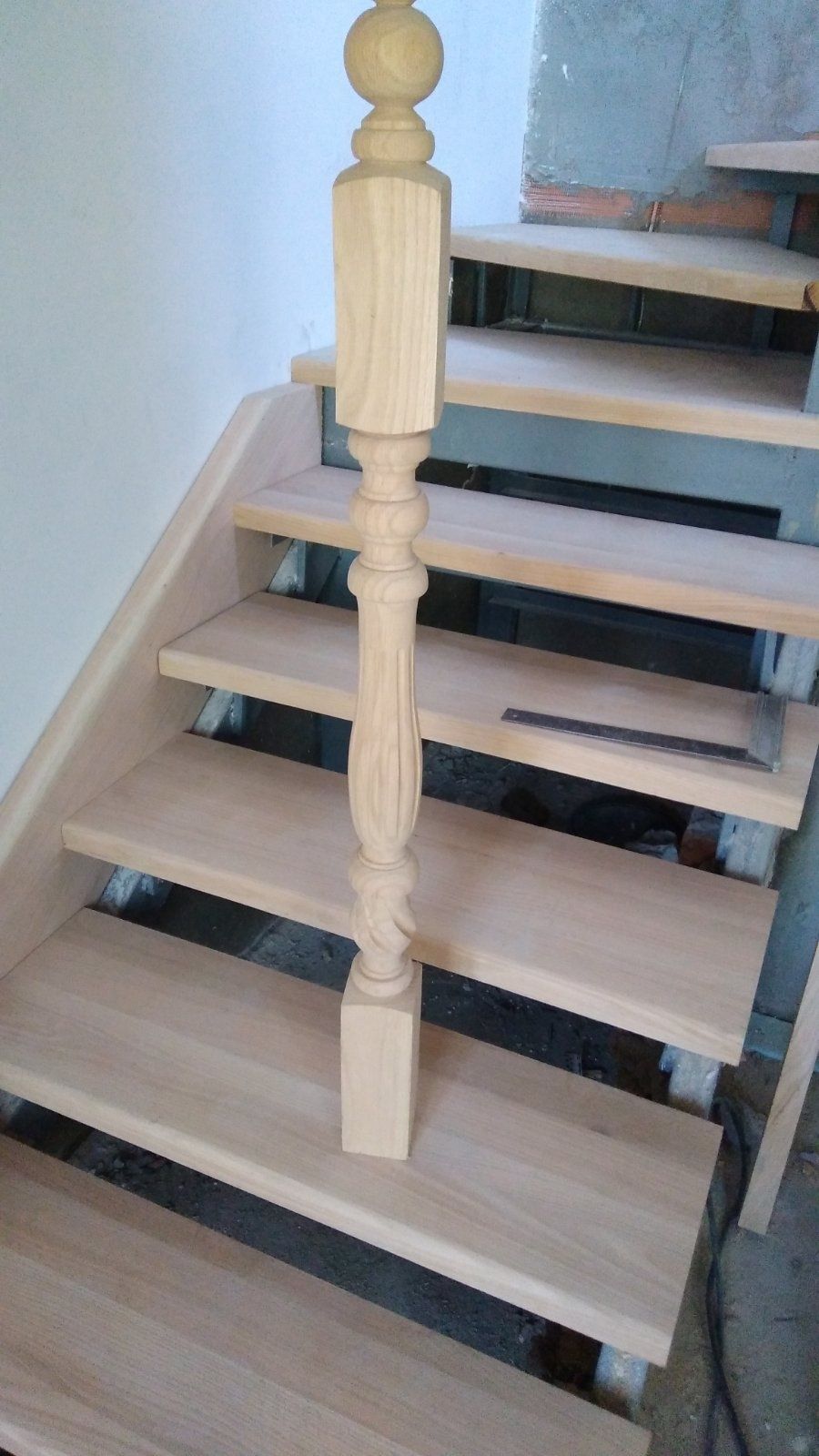 Stalpi-Balustri Trepte Scara Balustrada (fag.stejar.frasin)