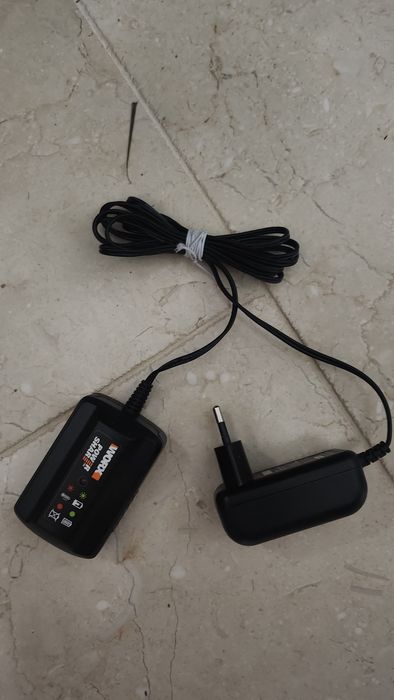 incarcator worx pentru baterii