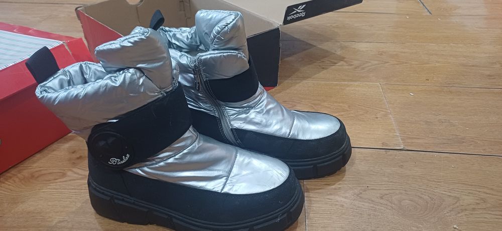 Отдаём даром сапоги зимние женские