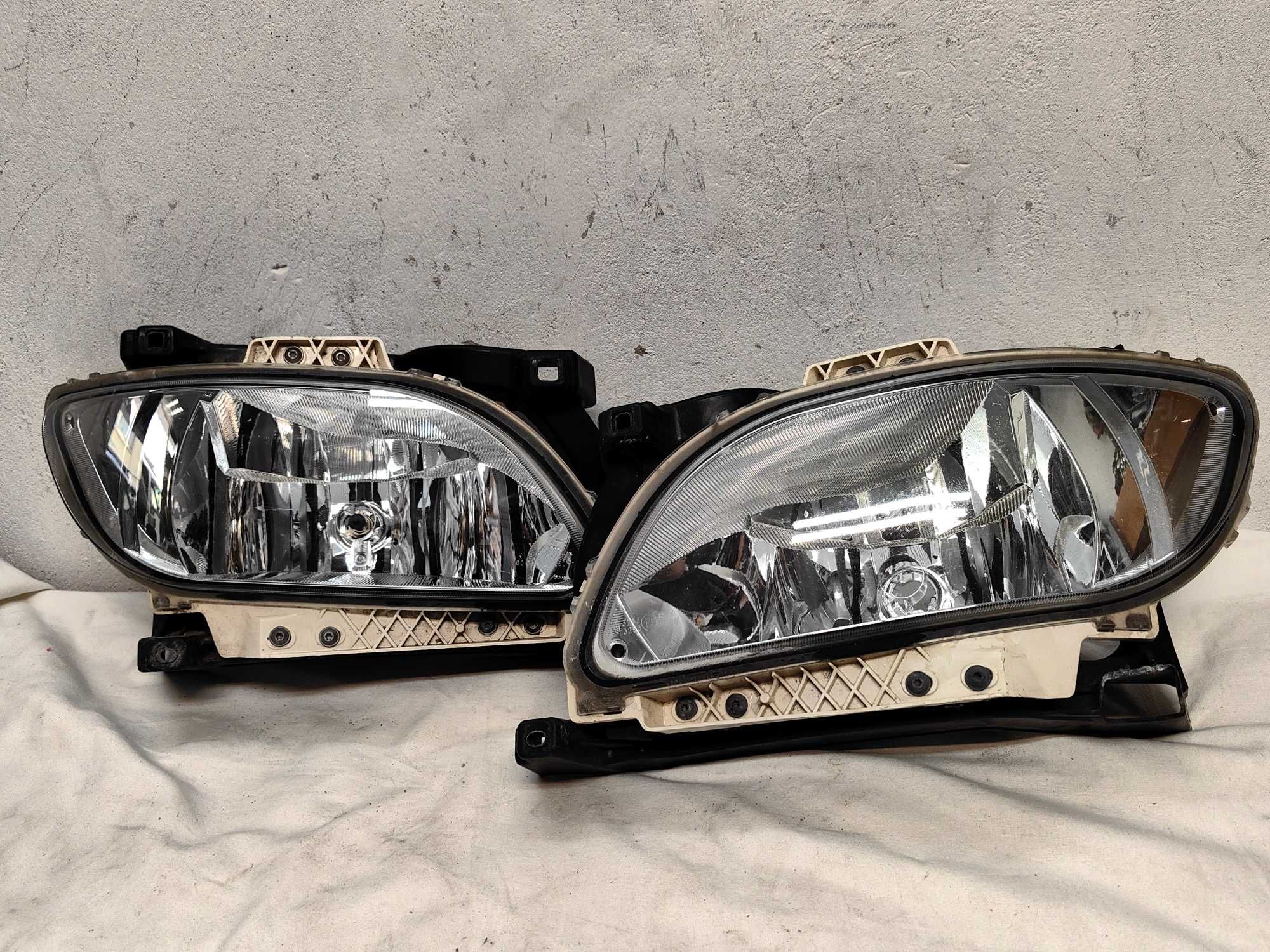Оригинални  фарове  Даф  Daf