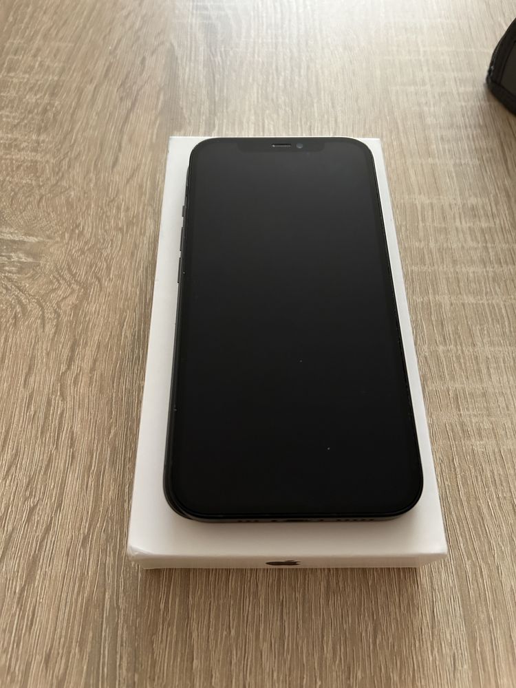 IPhone 12 128GB черен
