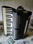 Vând acordeon Hohner Tango VM