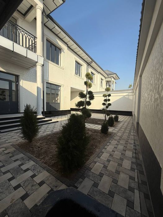 Продаётся Дом 2,7 соток Готовый под ключ 9 комнат 4 сан узла