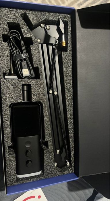 Микрофон Fifine AM8T черный  новая в коробке