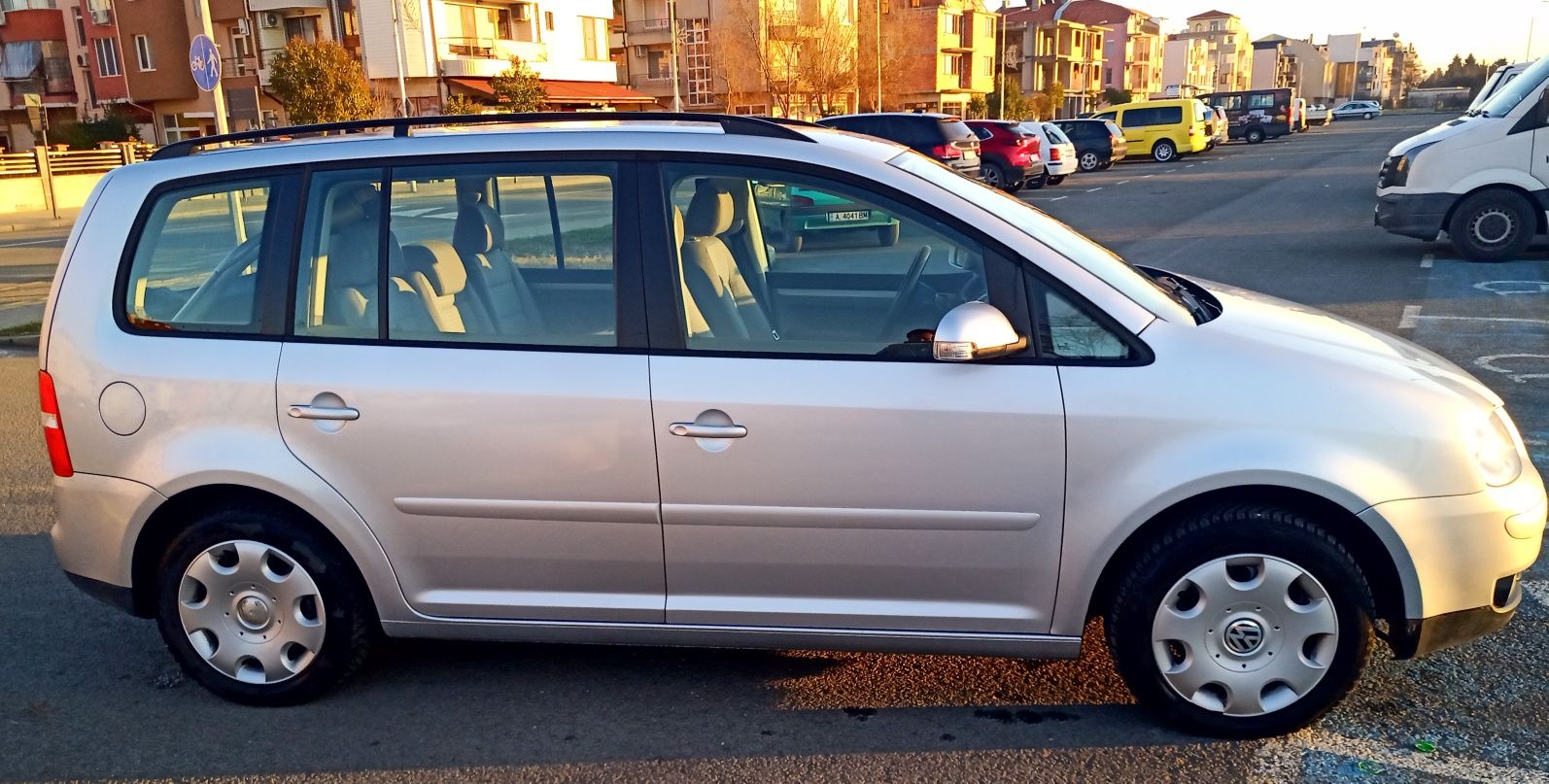 VW Touran, Automatic, Инвалиден, уникално състояние!

1,6 TSI Automat