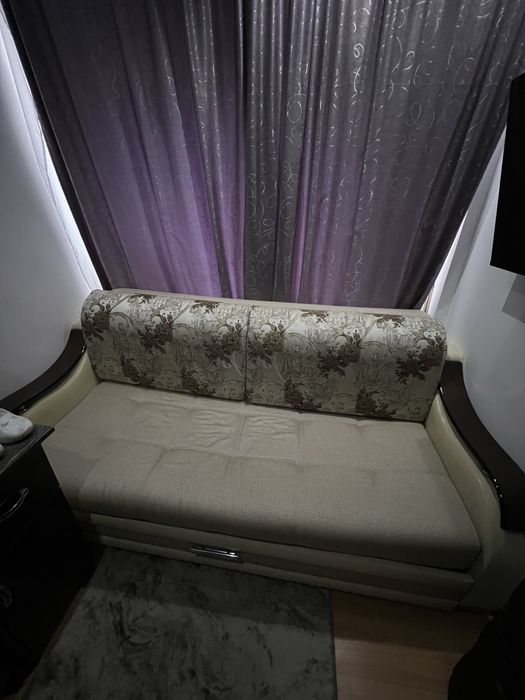 Диван в отличном состоянии .