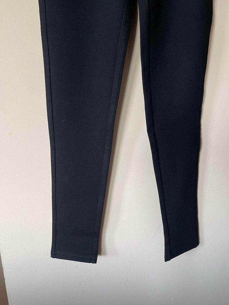 Дамски черен клин Zara