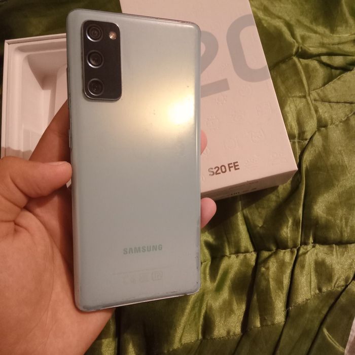 Samsung s20fe очень хорошее состояния