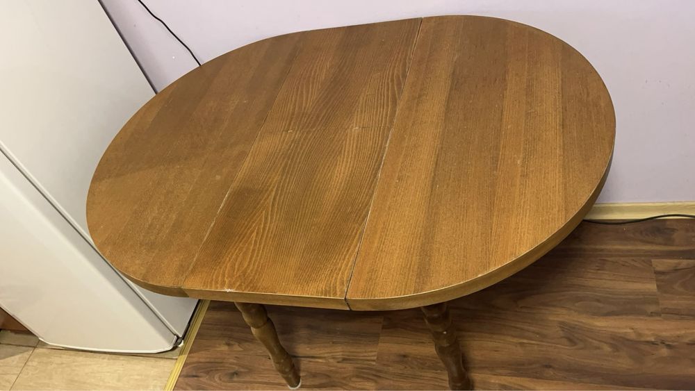 Трапезна маса овал