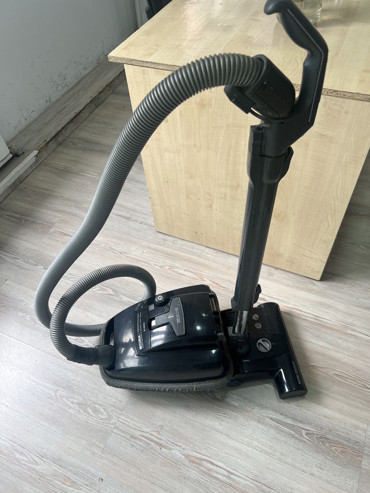 Пылесос BORK V703