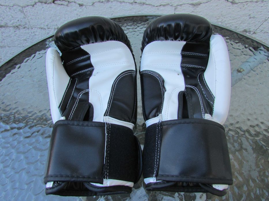 Боксови ръкавици Max Strength