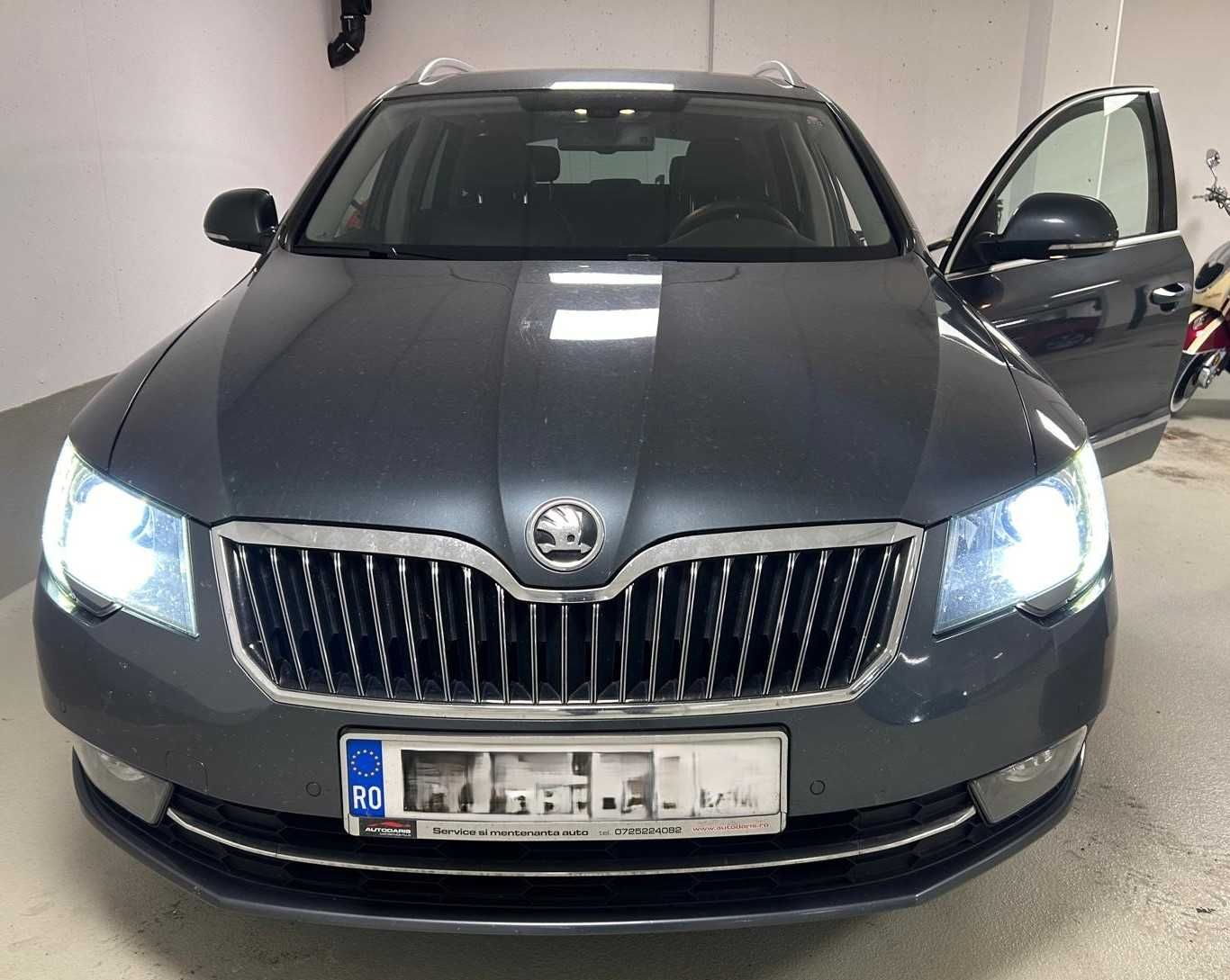 Skoda Superb 2.0 TDI DSG Exclusive Combi Panoramic