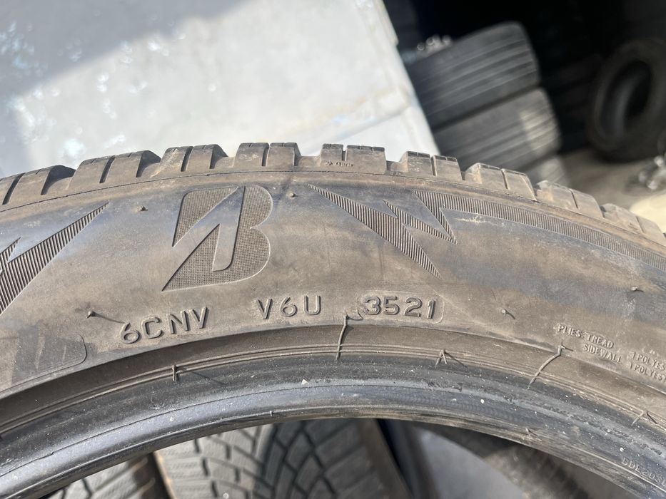 4 бр. зимни гуми 235/50/19 Bridgestone DOT 3521 4,5-5 mm