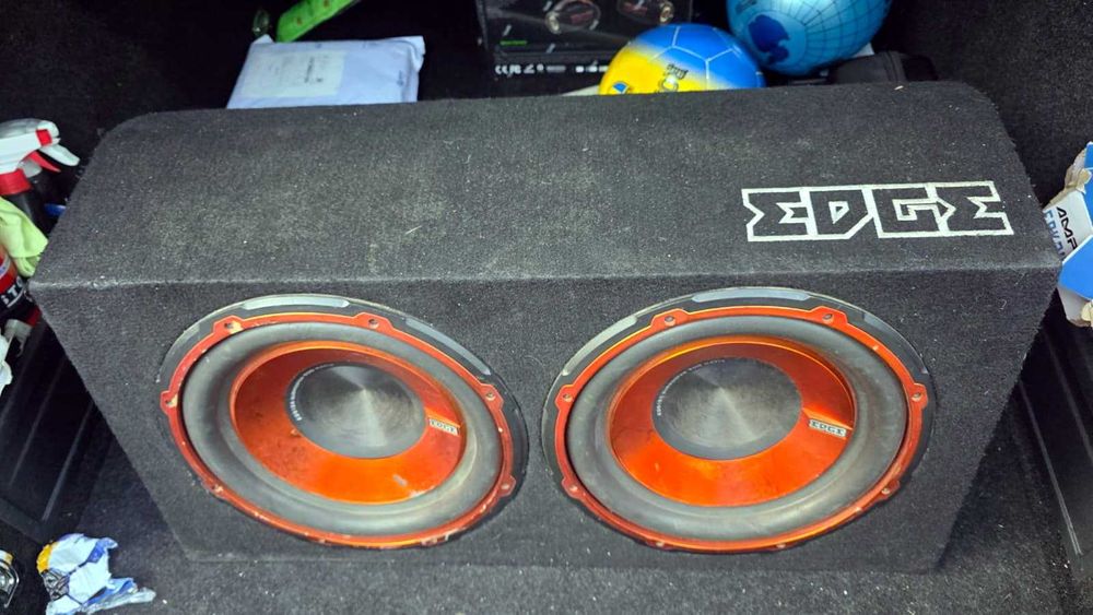 Subwoofer auto aplificat Edge dual bass+cabluri 60Ah