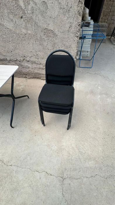 Продам черные стулья офисные и т.д