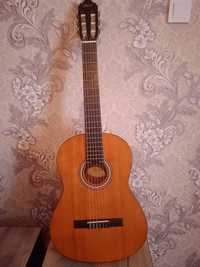 Продается гитара Valensiya VC204