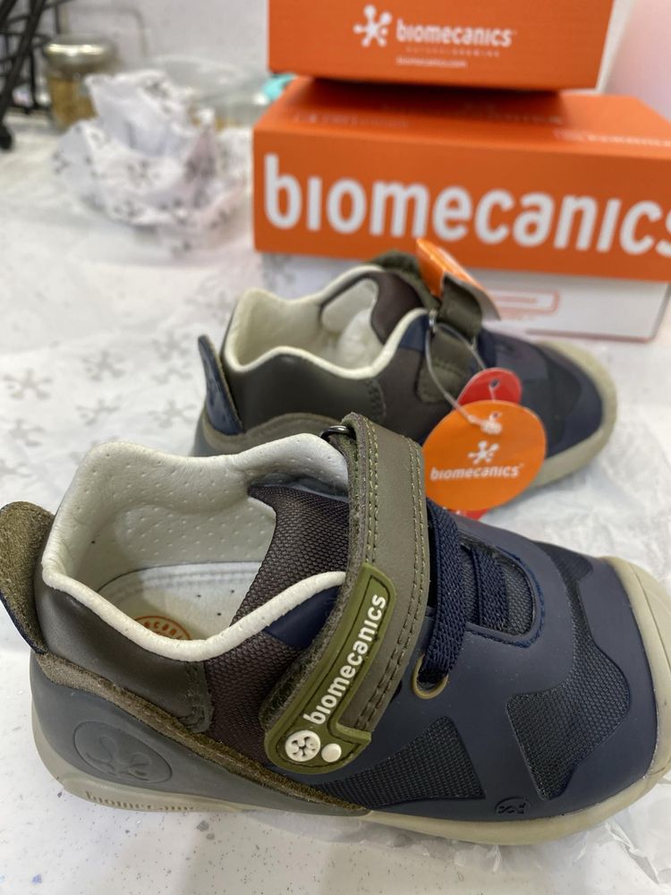 Детски обувки Биомеканикс нови