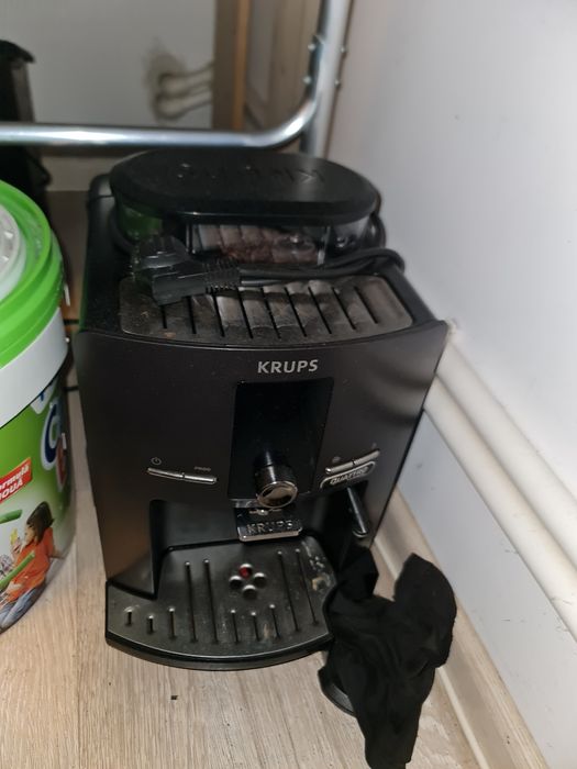 Service reparatii espressoare aparate cafea expresoare Saeco Delonghi