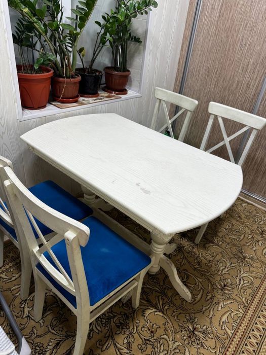 Стол стул сотилади холати яхши 1 та стол 6 та стул