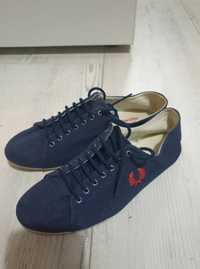 Tenisi dama Fred Perry