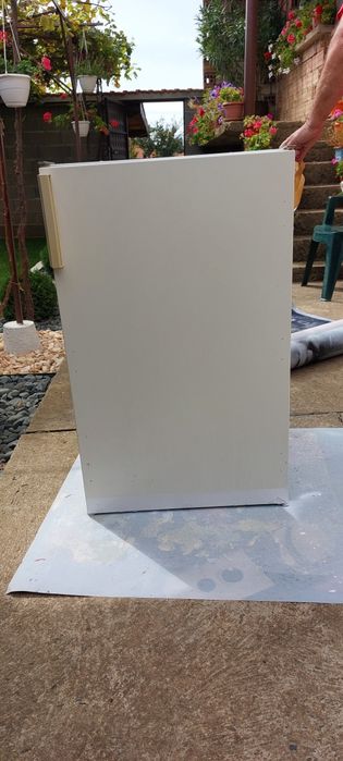 Компактен хладилник