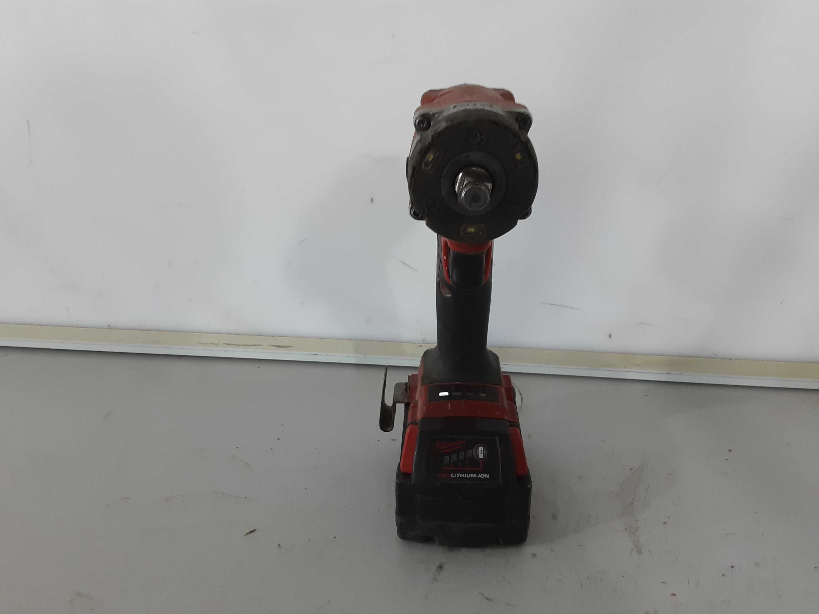 Гайковерт - Milwaukee 18V li ion
