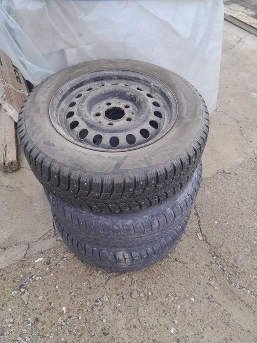 Зимние шины с дисками R15