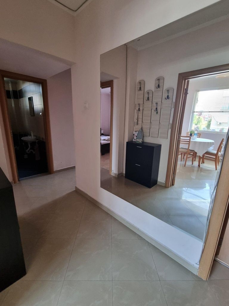 Дава се под наем Тристаен апартамент в Пловдив, Кършияка - 97 кв.м за 550 € - Снимка #11