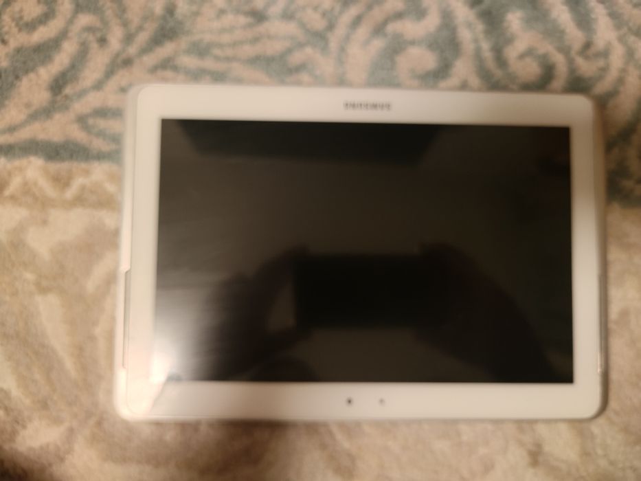 Продам samsung планшет и samsung J 5