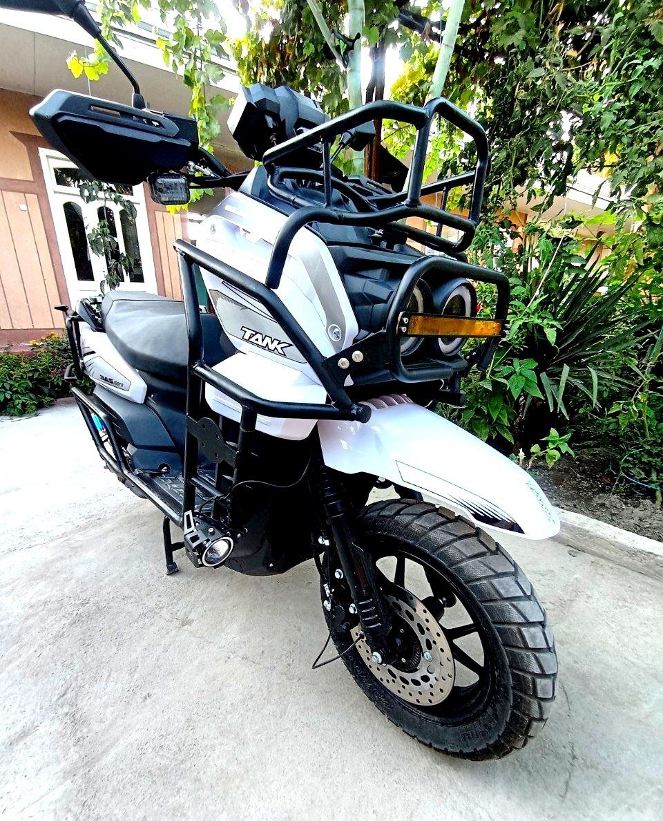 Bas Moto Tank Pro Maxs