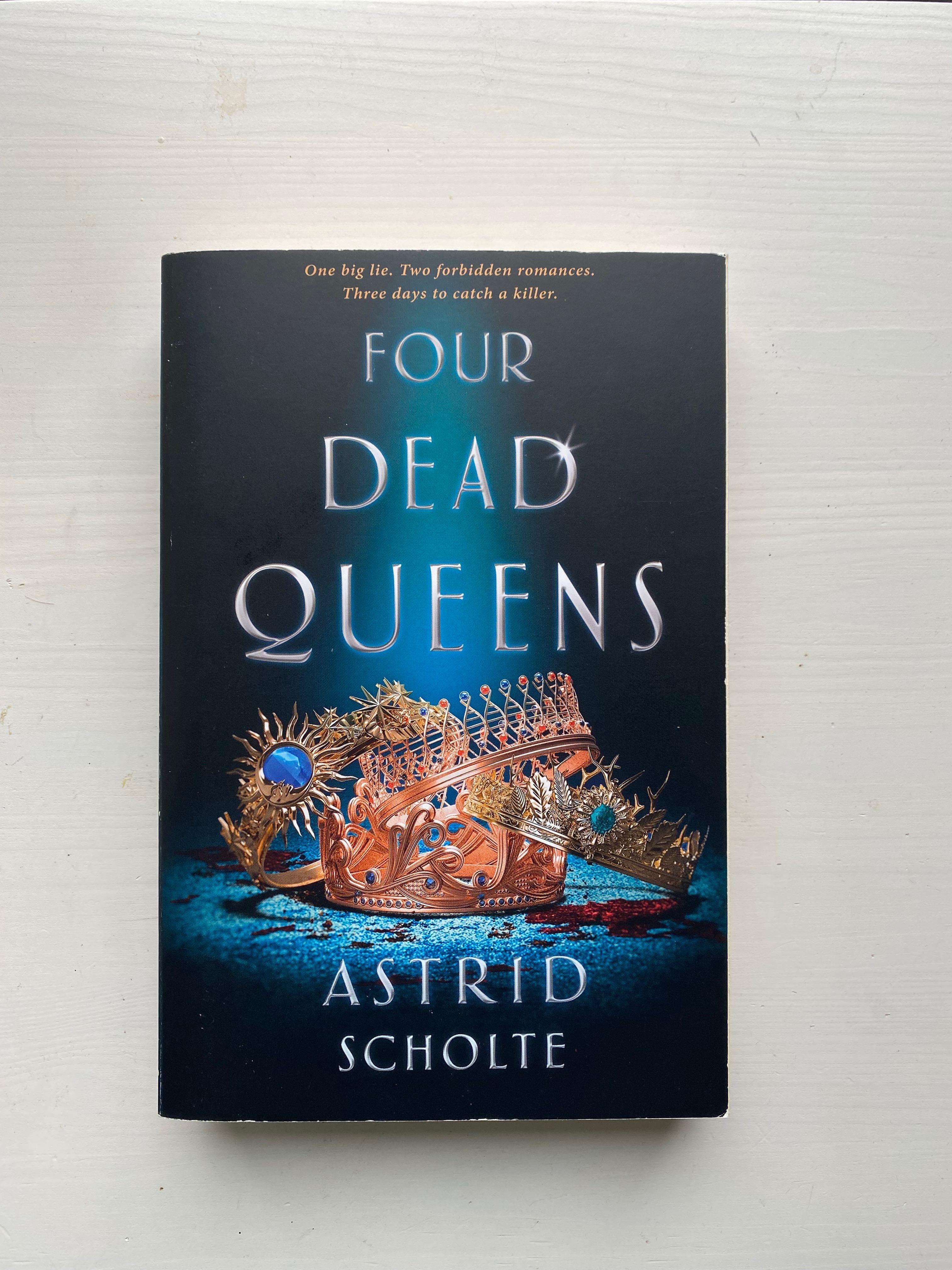 Four dead queens - книга на английски