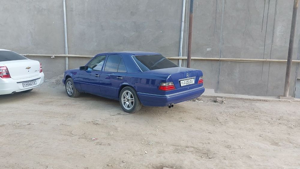 Mercedes-Benz  sotiladi