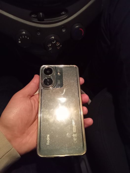 Продаю Redmi 13c 8/256 в хорошем состоянии