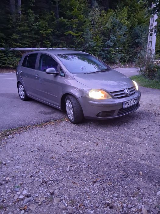 Vând golf 5plus 2.0 140cp 2006