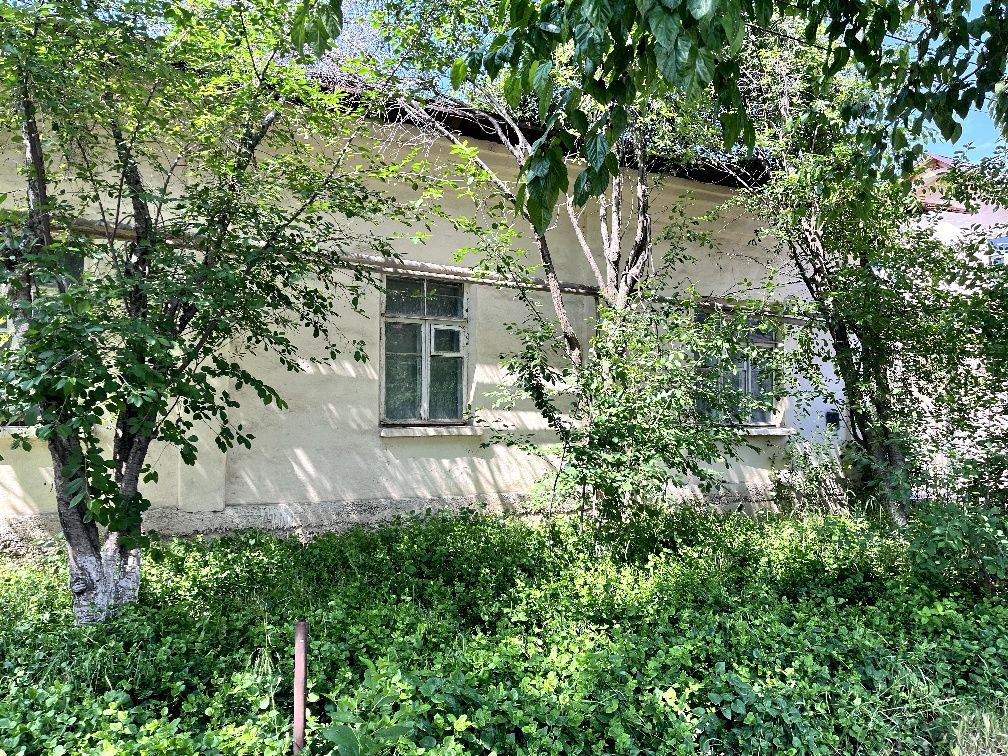 Продаётся дом на земельном участке 7.5 соток.