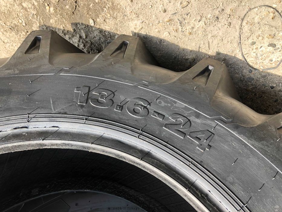 Anvelope pentru TRACTOR 13.6-24 marca OZKA cu 8PLY cauciucuri noi