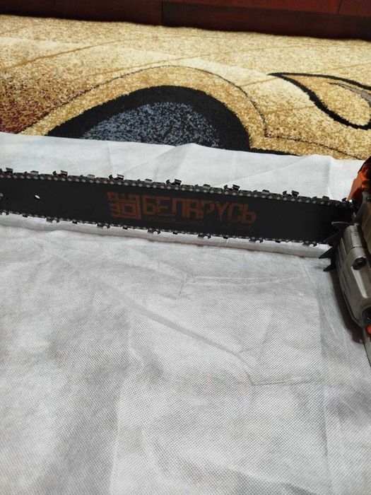 Vând o drujba pe benzina