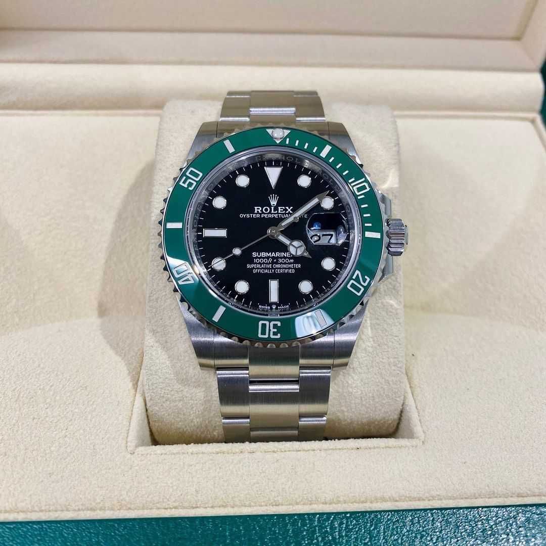 rolex submariner starbucks