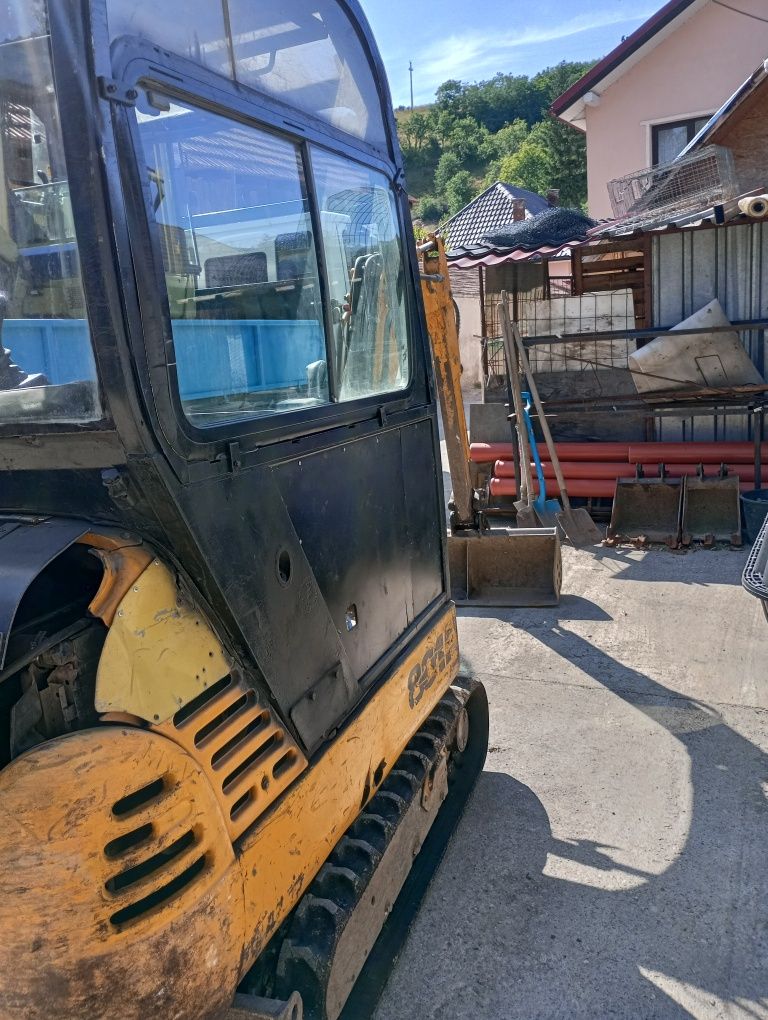 Vând miniexcavator jcb. 1,6t