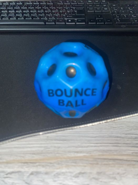 Мячик-попрыгунчик в хорошем состоянии