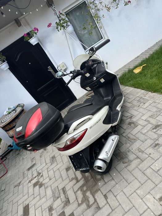 Suzuki Burgman 200
