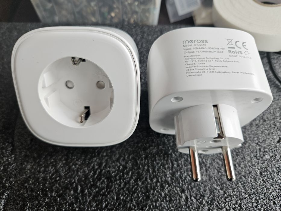 Продавам два смарт контакта Meross MSS310